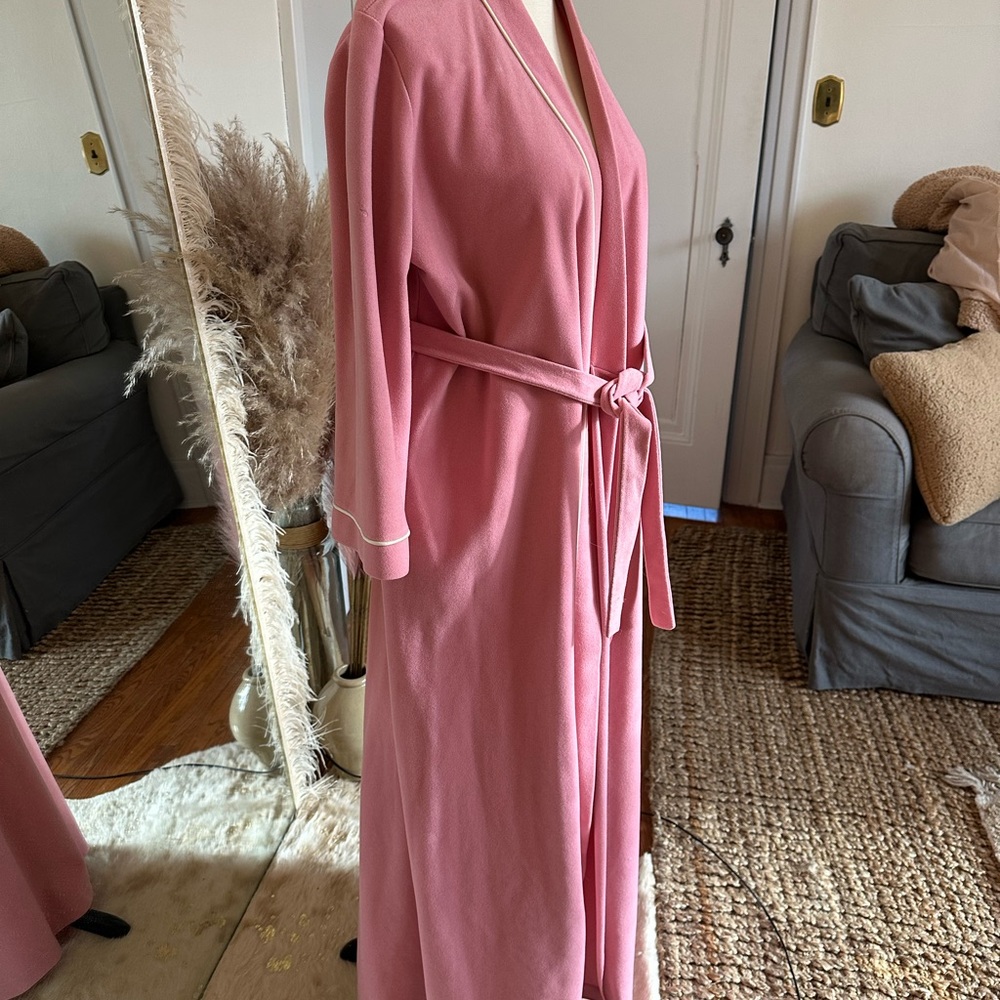 Vintage Pink Vanity Fair Robe - Picture 2 of 6